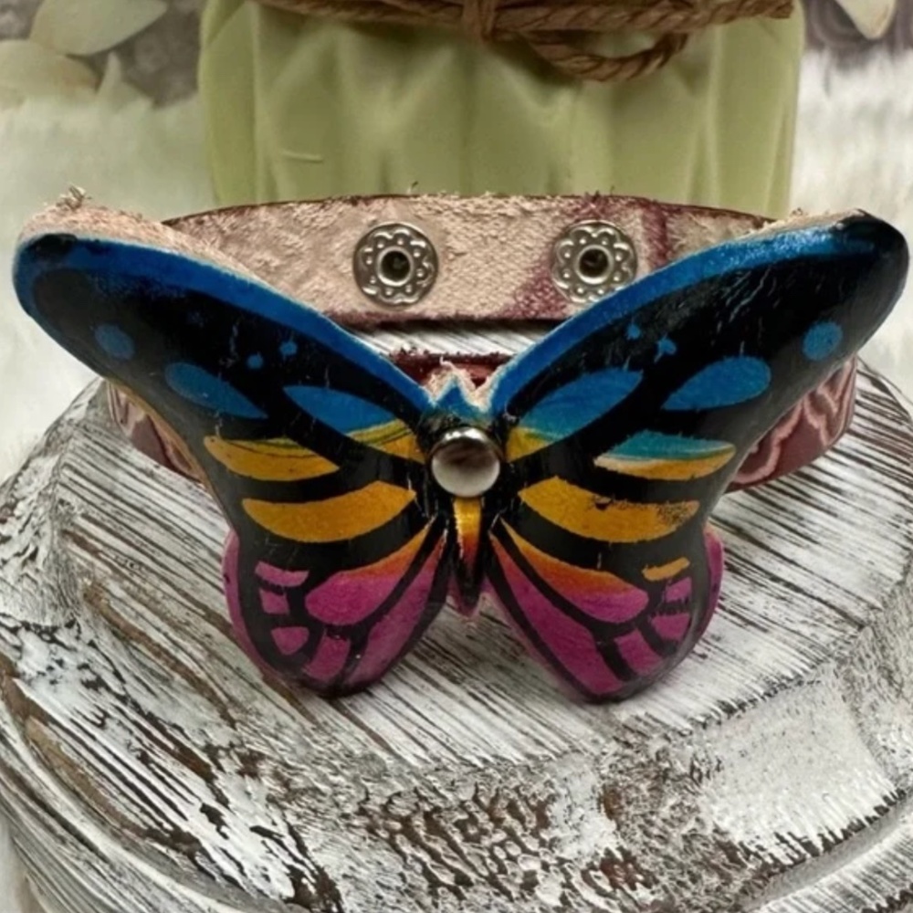 NWT Genuine Leather Handcrafted Butterfly Bracelet! - Picture 1 of 7